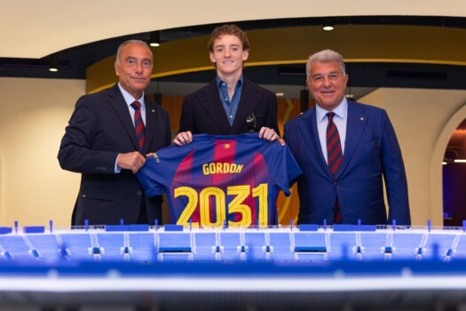 برشلونة يعلن رسميا تعاقده مع غوردون حتى 2031
