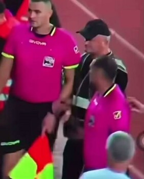 رئيس نادي يعتدي على حكم في الدوري الالباني