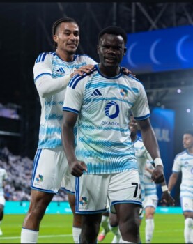 دوري روشن السعودي: نيوم يتغلب على الهلال بهدفين نظيفين
