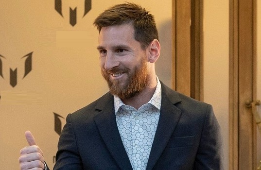 موجز الصباح: تبرئة ميسي من تهمة الاحتيال، ليفربول يتمسّك بصلاح وزريق يساهم في فوز الوحدات