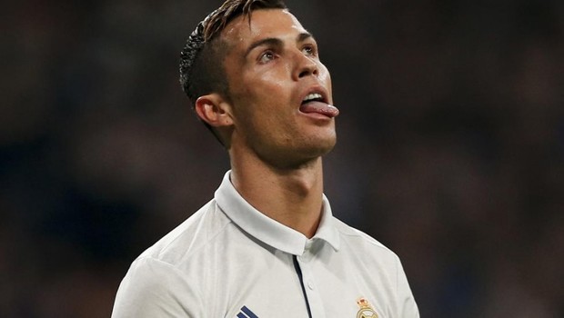 بيريز يحدد موعد الاستغناء عن النجم البرتغالي