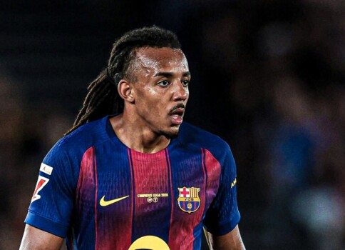 كوندي متمسك بالبقاء في برشلونة