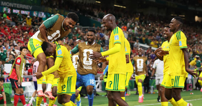 جماهير جنوب افريقيا تحتفل في الشوارع بعد الإنجاز المونديالي