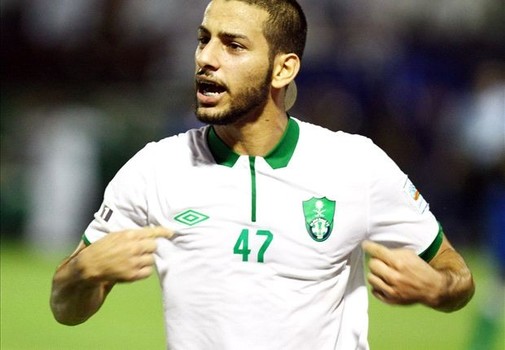 لاعب الأهلي السعودي مصطفى بصاص يقترب من الرائد
