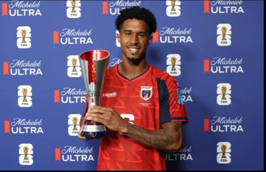 كيفين بينا افضل لاعب في مباراة الراس الاخضر والاوروغواي