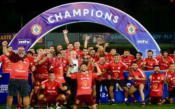 شهر ايلول : النجمة بطل كأس السوبر ، الرياضي يحرز المركز الرابع في كأس القارات، اعتزال سواريز وغريزمان دوليا ، نهاية حقبة رونالدو وميسي على جائزة الكرة الذهبية ، رونالدو يصل للهدف 900 في مسيرته ، تأجيل مباريات الدوري اللبناني، ماكلارين تنتزع صدارة الصانعين من رد بل