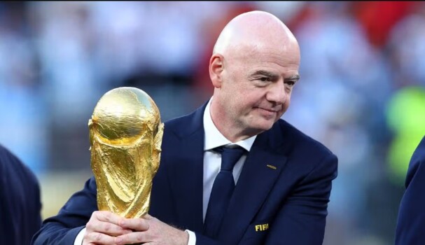 انفانتينو يرد على منتقدي مونديال 2026: "توقفوا عن نشر الكراهية "