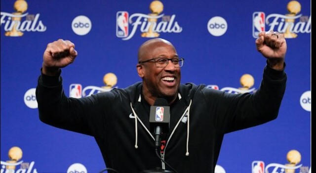 نجوم تابعوا المؤتمر الصحفي قبل المباراة الثالثة لنهائي NBA