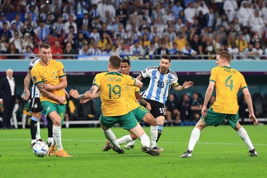 ميسي يكسر عقدة الأدوار الإقصائية في كأس العالم