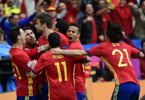 تشكيلة اسبانيا الرسمية لمواجهة منتخب تركيا 