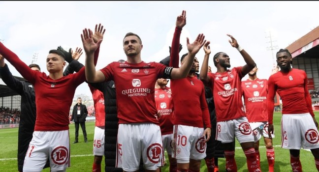 الدوري الفرنسي:بريست يحسم تأهله المباشر الى دوري الابطال ولوريان يلحق بكليرمون الى الدرجة الثانية
