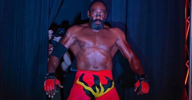 بوكر تي: إن طلبت مني WWE العودة للحلبات فسأوافق فوراً
