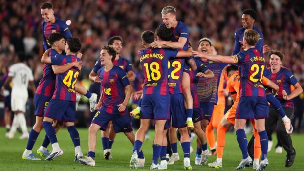 برشلونة ينتظر تعويضاً من فيفا بعد إصابة دي يونغ في كأس العالم