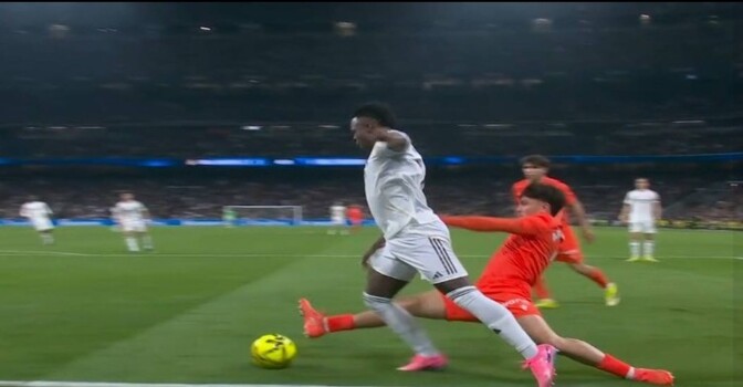ركلة جزاء صحيحة لريال مدريد وطرد خاطئ للاعب يوفنتوس أمام انتر ميلانو