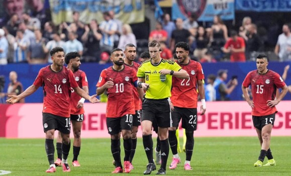 ايفرا: مصر تعرّضت للسرقة أمام الأرجنتين وتقنية الفيديو أفسدت كرة القدم