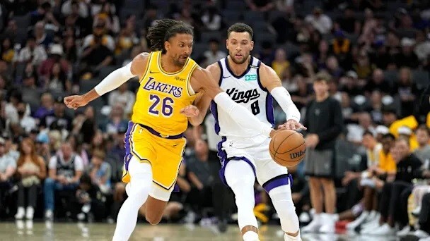 NBA: الليكرز يسجل فوزه الثاني قبل انطلاق الموسم الجديد