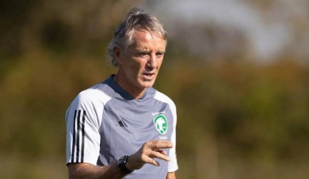 مانشيني يستبعد 3 لاعبين عن المنتخب السعودي..ويضم البريك