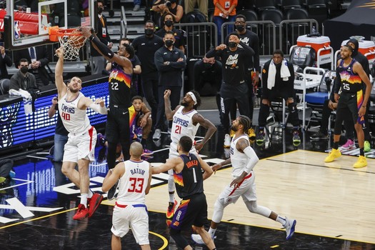 NBA: الصانز يتقدم 2-0 على الكليبرز بفوز قاتل في نهائي المنطقة الغربية