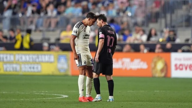 فرض غرامة على ميسي بعد الاعتداء على لاعب فيلادلفيا