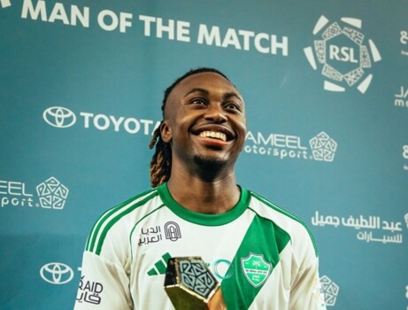 اتانغانا لاعب الاهلي رجل المباراة امام الفيحاء