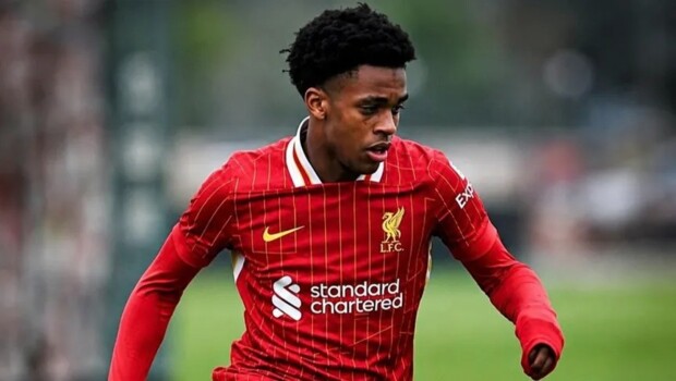 ليفربول وارسنال يحتكمان للقضاء بسبب موهبة شابة