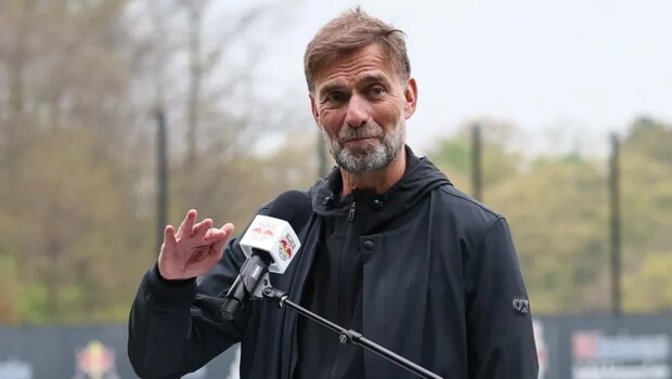 كلوب يعتذر لناغلسمان: نحن جزء من المنتخب وندعمكم تماماً