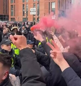 جماهير شيفيلد تحتشد في ألمانيا دعماً لفريقها قبل مواجهة بوخوم