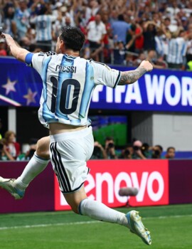 ميسي افضل لاعب في مباراة الارجنتين ومصر