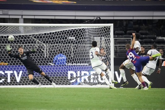 إحصاءات من مباراة الكلاسيكو بين برشلونة وريال مدريد