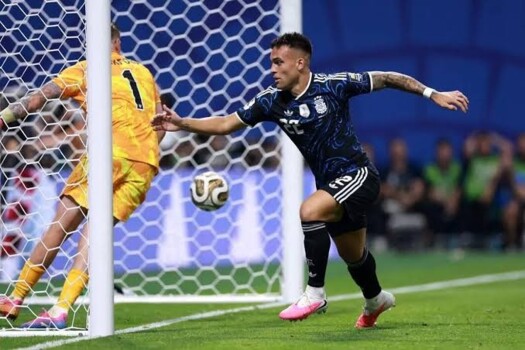 لاوتارو باكياً بعد الفوز