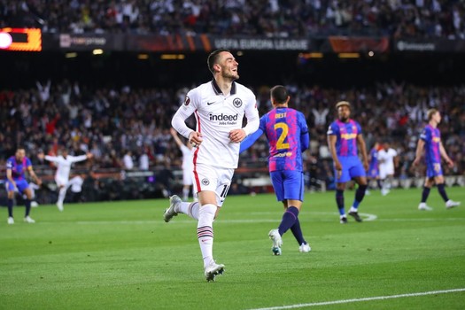 احصائيات عن مباراة برشلونة-اينتراخت فرانكفورت وأهم مجرياتها