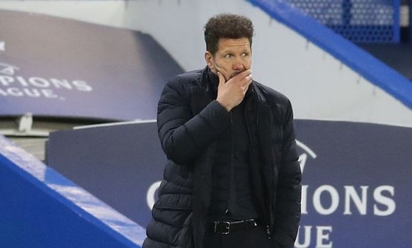 سيميوني يعلّق على اهتمام برشلونة بالفاريز