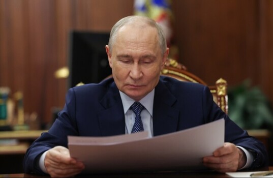 بوتين يهنئ تاسويف بعد احرازه لقب بطولة العالم في الجودو