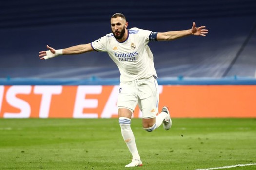 ريال مدريد يحتفل بالهدف رقم 1000