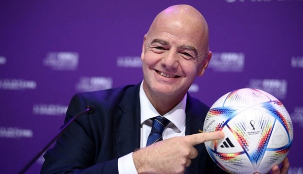 انفانتينو يفاجئ الجميع : هذا هو النادي الذي اشجعه