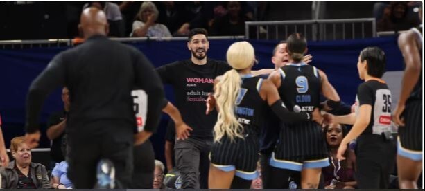 الجماهير تهاجم كانتر بعد خروجه مطروداً من مباراة WNBA