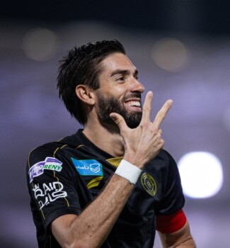 دوري روشن السعودي: الشباب يكتسح الأهلي بسداسية