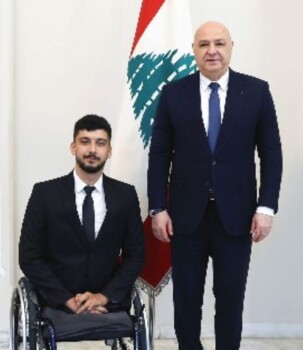 الرئيس اللبناني يشيد بانجاز السباح البارالمبي ياسين