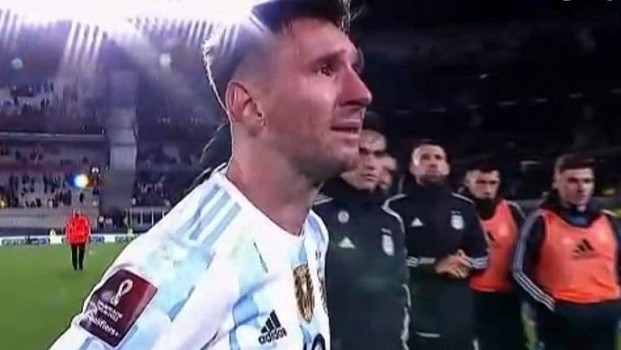 موجز الصباح: فوز البرازيل، هاتريك لميسي، خسارة تشيلي ومحرز يخالف القانون