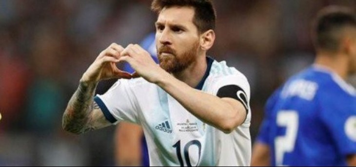 كيمبس: لماذا لا نخرج ميسي من المنتخب ونشكل فريقًا بدونه؟