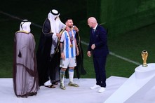 "بيلد": ميسي وإنفانتينو خالفا لوائح الفيفا