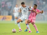 سواريز يقود إنتر ميامي للفوز ويُفسد بداية ليفاندوفسكي في الدوري الأميركي