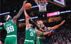 NBA: بوسطن يهزم نيويورك بتألق لافت لتاتوم