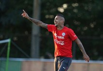 فيدال: أشعر بأسى لاعتزال ميسي دوليا 