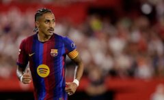 برشلونة يستعيد رافينيا ودي يونغ قبل مواجهة ريال بيتيس