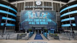 برنهام يدعو للتريث بشأن تجريد مانشستر سيتي من ألقابه