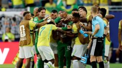 دونغا: فينيسيوس قائد فني وليس قائد غرفة ملابس في منتخب البرازيل
