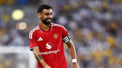 برونو فرنانديز يؤكد استمراره مع مانشستر يونايتد