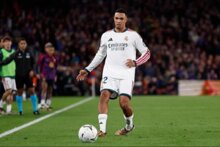 ارنولد يتمسك بفرصته مع ريال مدريد ويستبعد العودة إلى ليفربول في ك2