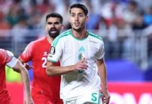 مدافع الجزائر بلعيد على أعتاب دوري روشن من بوابة التعاون